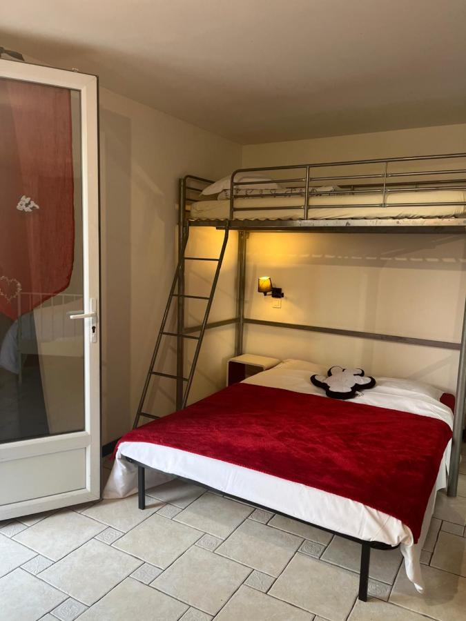 Chambres D'Hotes Poirier Bazin Montry Luaran gambar
