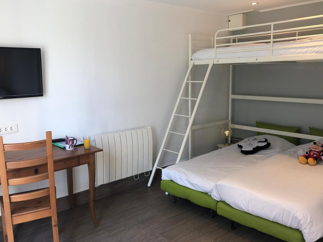 Chambres D'Hotes Poirier Bazin Montry Luaran gambar